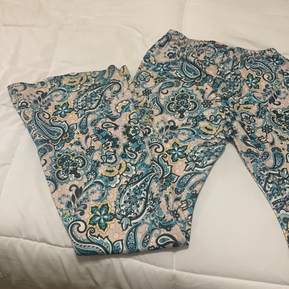 🌟 Nasty Gal brand Paisley print bell bottoms